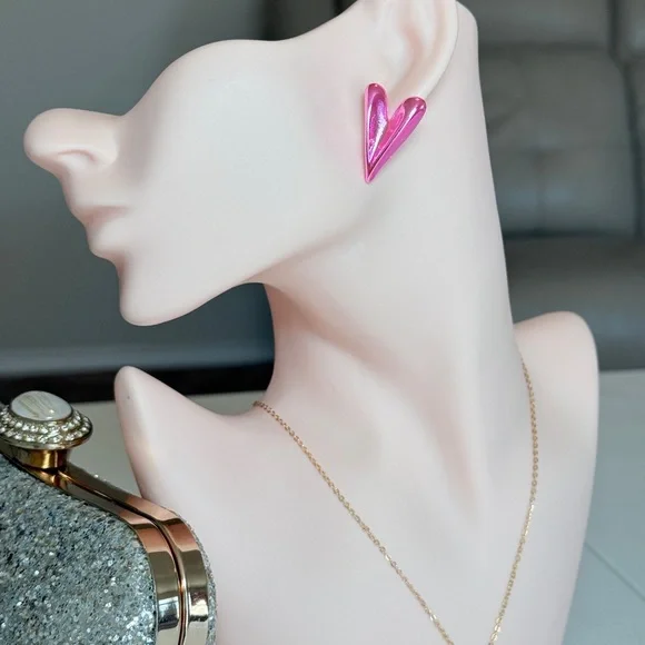 💕 Pink Heart Earrings - Picture 3 of 10